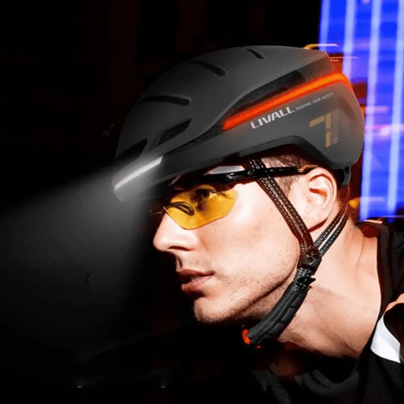 Livall EVO21 Smart Bike Helmet in Black-1